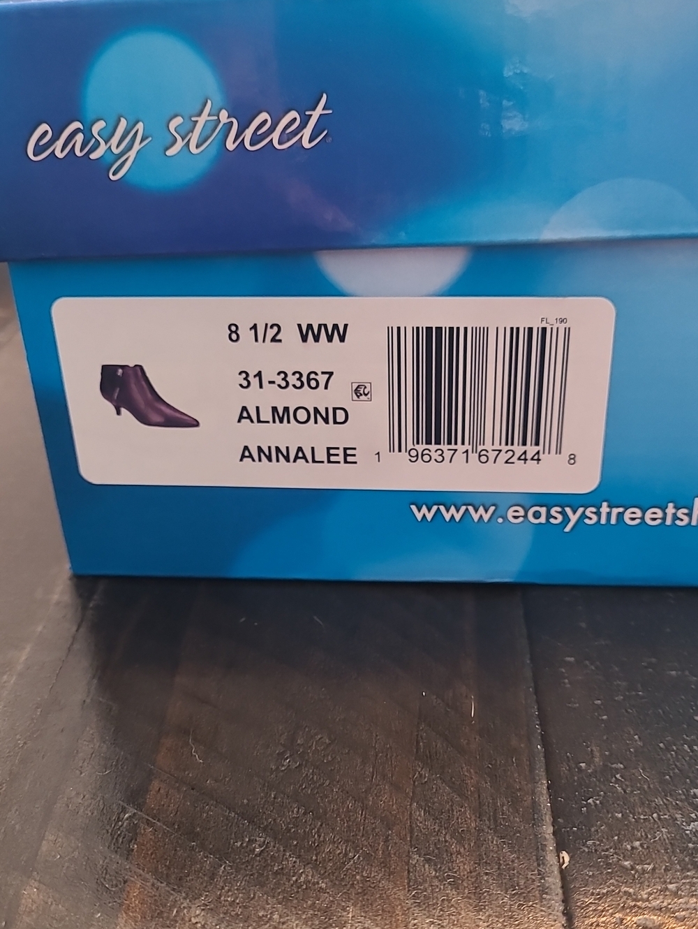 easy street Annalee Ankle Boots in Almond Brown 8.5 Wide